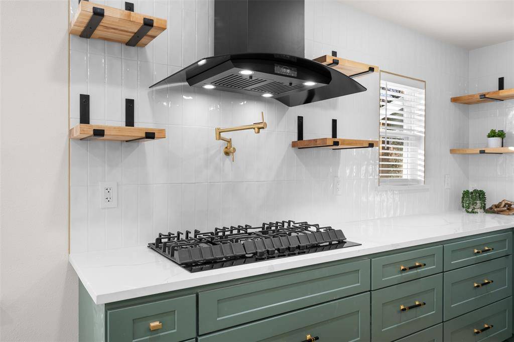 2807 Silkwood Street, Dallas, TX 75215