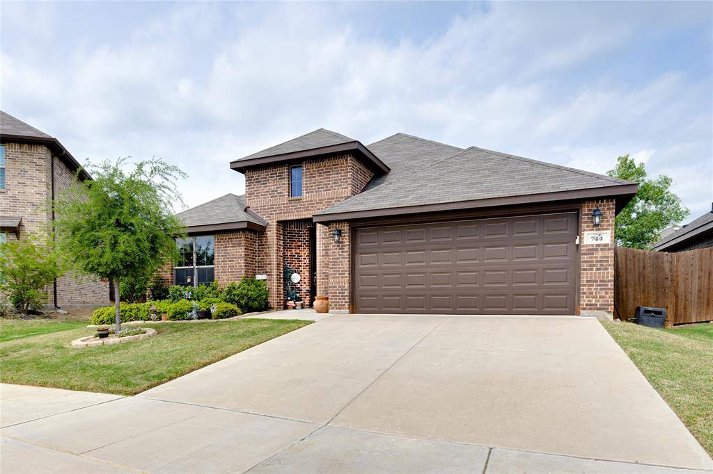 744 Sandy Chip Trail, Fort Worth, TX 76108