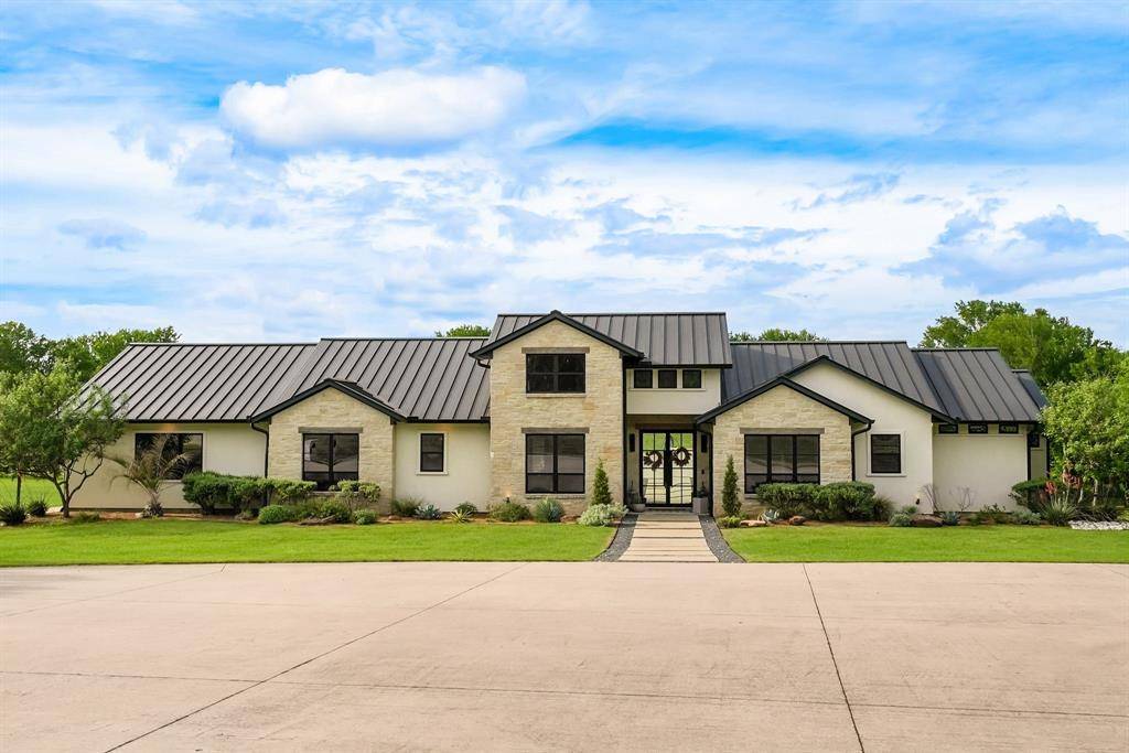 2100 Lake Crest Lane, Wills Point, TX 75169