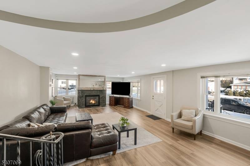 382 E Main St, Somerville Boro, NJ 08876