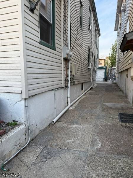 17 Quinn St, Paterson City, NJ 07501