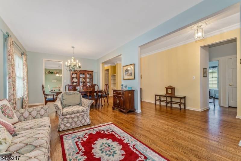 43 Falcon Way, Washington Twp., NJ 07882