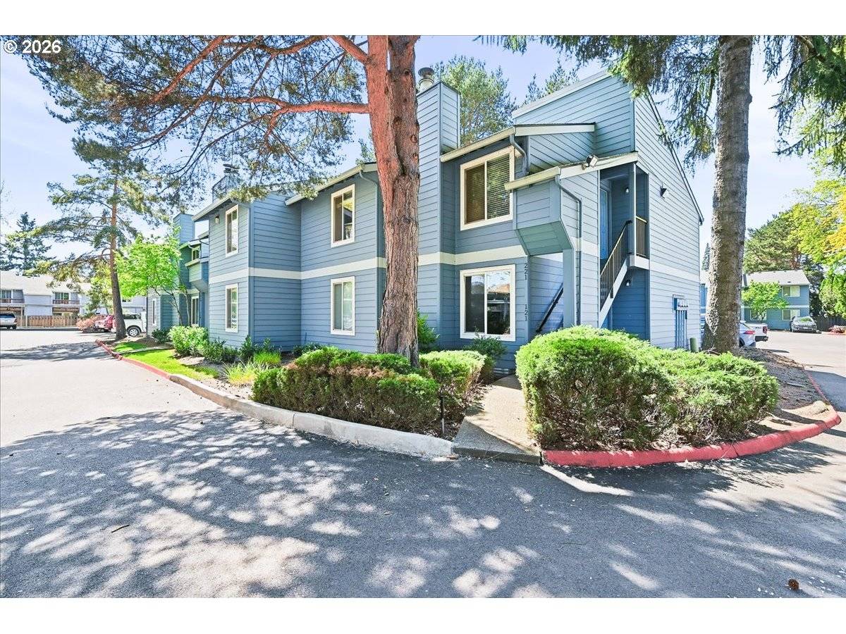 2330 SE BROOKWOOD AVE #221, Hillsboro, OR 97123