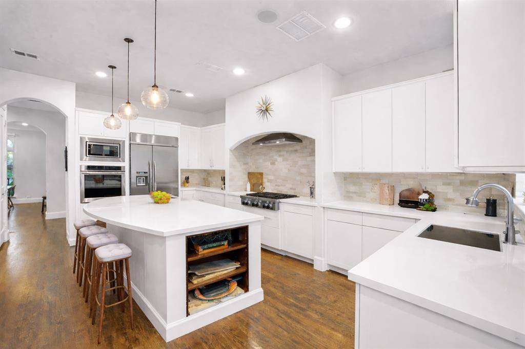 212 Saint Tropez Drive, Southlake, TX 76092