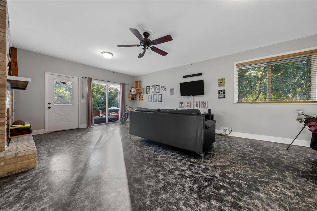 9730 Timberview Drive, Woodway, TX 76712