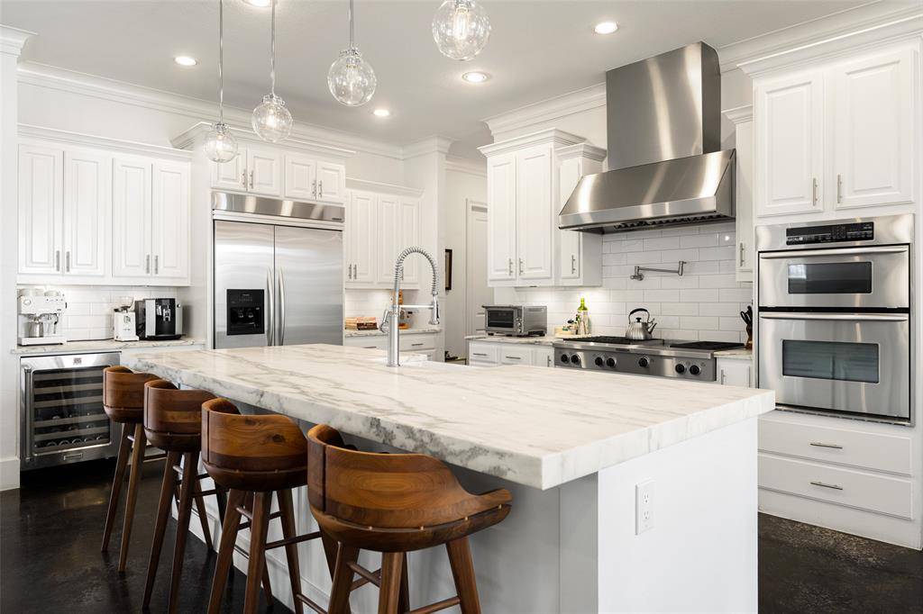 6713 Lake Circle Drive, Dallas, TX 75214