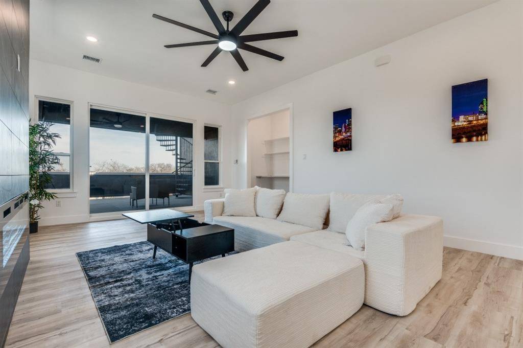 2804 Guymon Street, Dallas, TX 75212