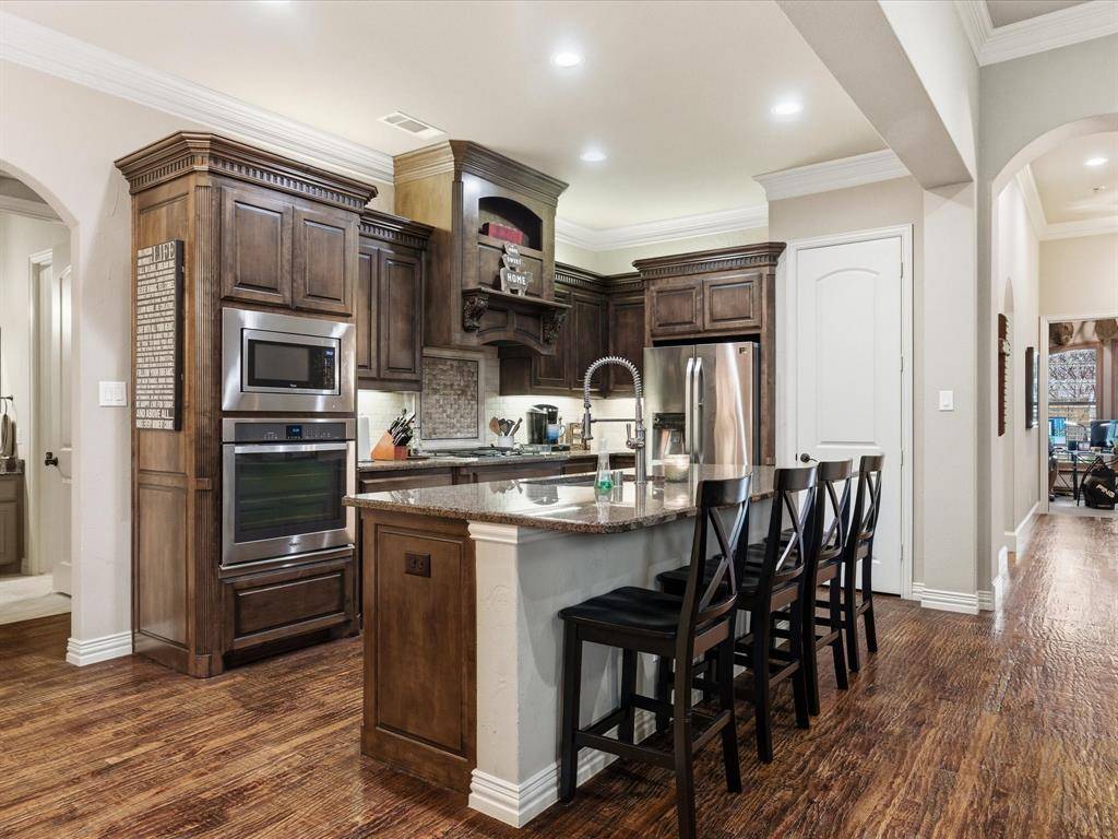 2115 N Hill Drive, Irving, TX 75038