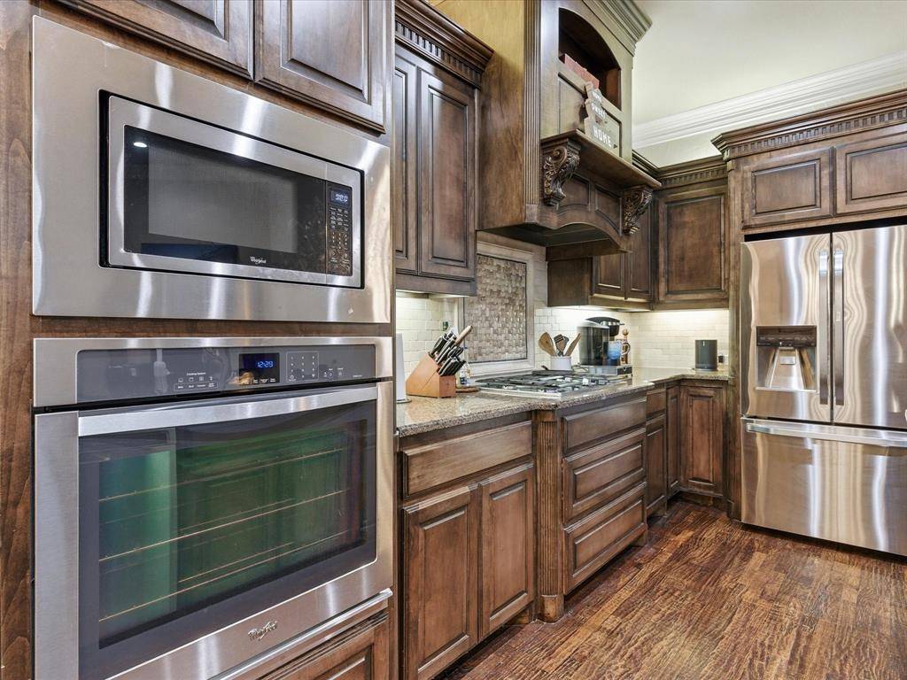 2115 N Hill Drive, Irving, TX 75038