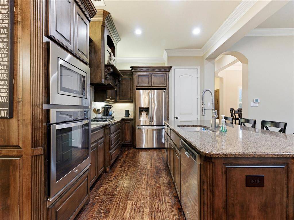 2115 N Hill Drive, Irving, TX 75038