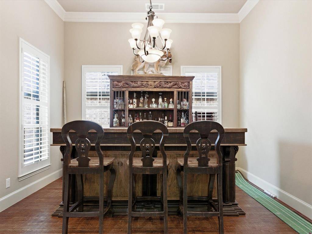 2115 N Hill Drive, Irving, TX 75038