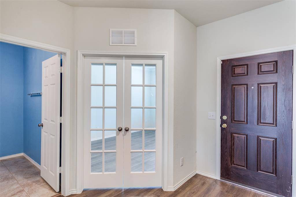 5513 Apple Grove Way, Fort Worth, TX 76123