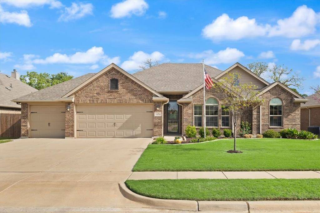 1420 Glade Meadows Drive, Burleson, TX 76058