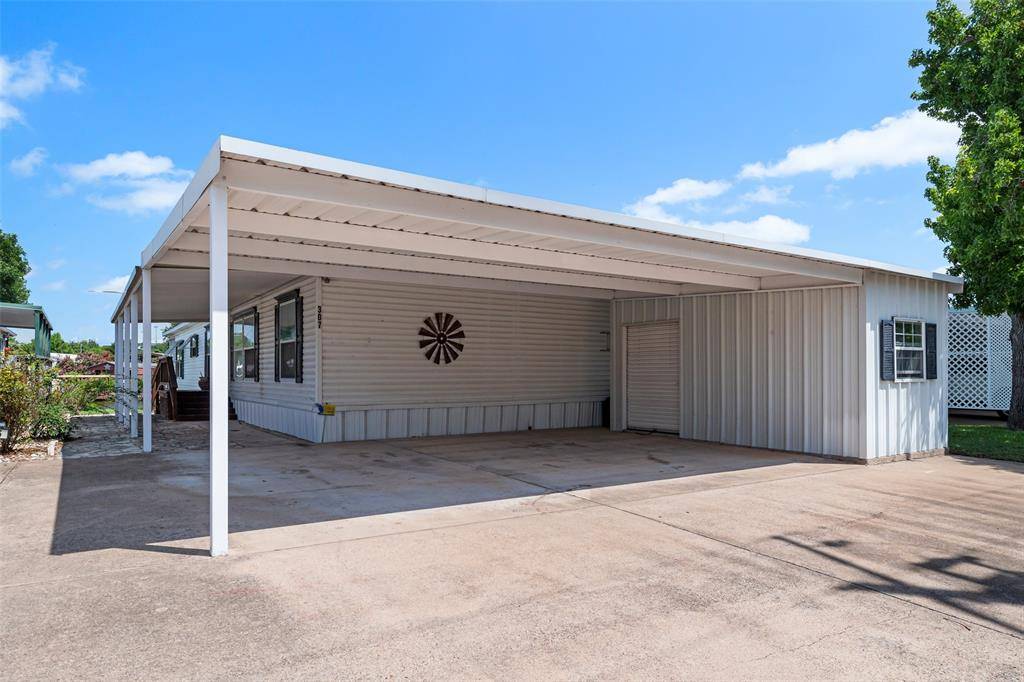 307 Brazos Harbor Drive, Granbury, TX 76048