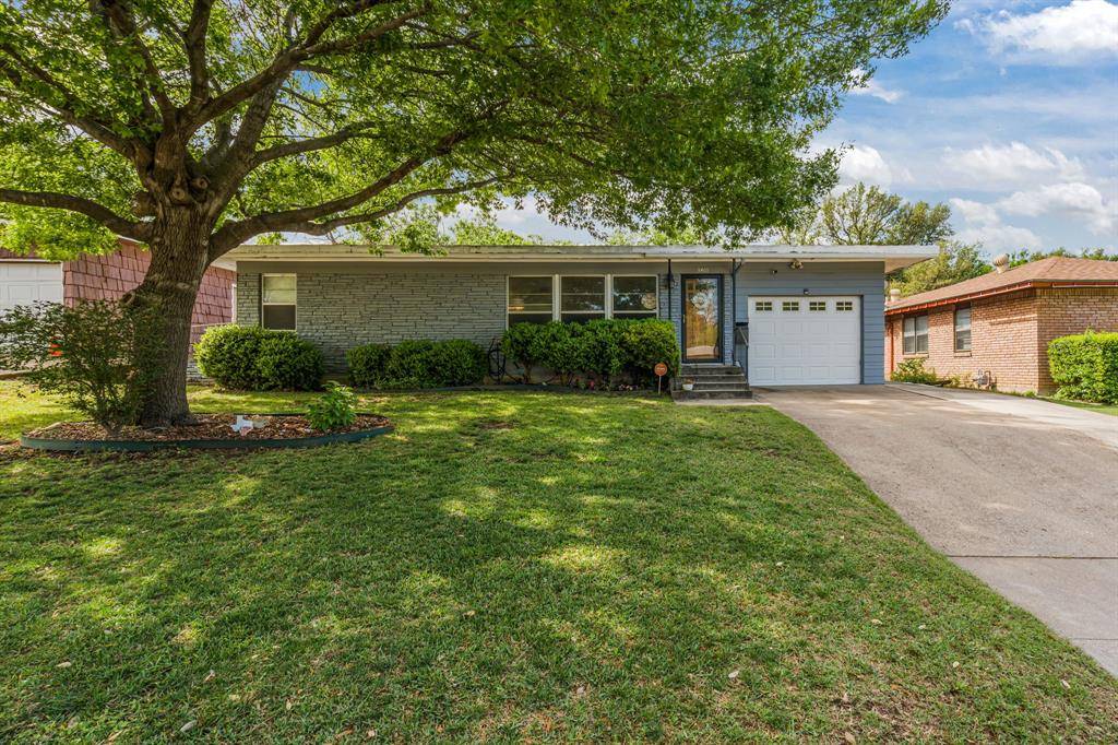 3401 W Fuller Avenue, Fort Worth, TX 76133