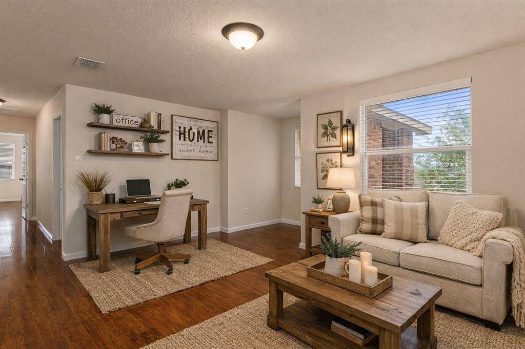 1416 Erin Drive, Burleson, TX 76028