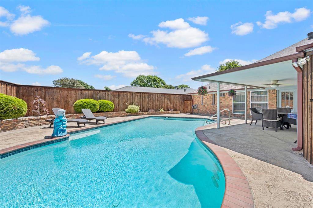 9731 Amberley Drive, Dallas, TX 75243