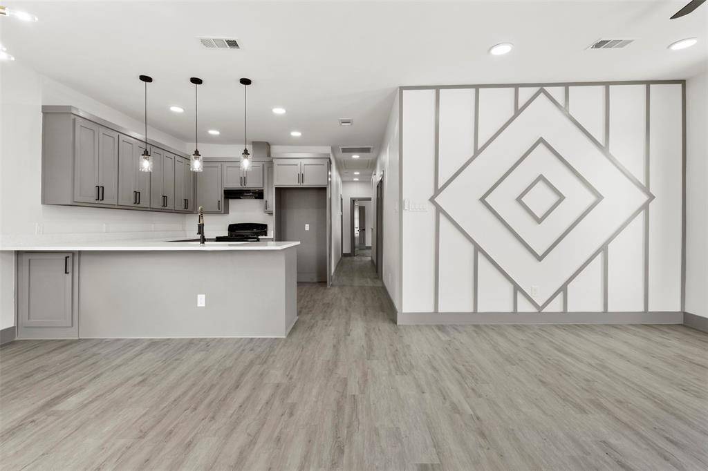 715 Ezekial Avenue, Dallas, TX 75217