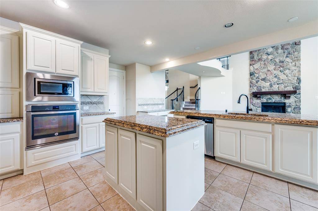 809 Frisco Hills Boulevard, Little Elm, TX 75068