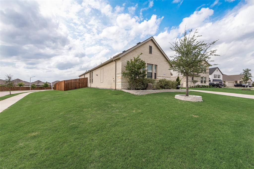 2701 Bluewood Lane, Mansfield, TX 76063