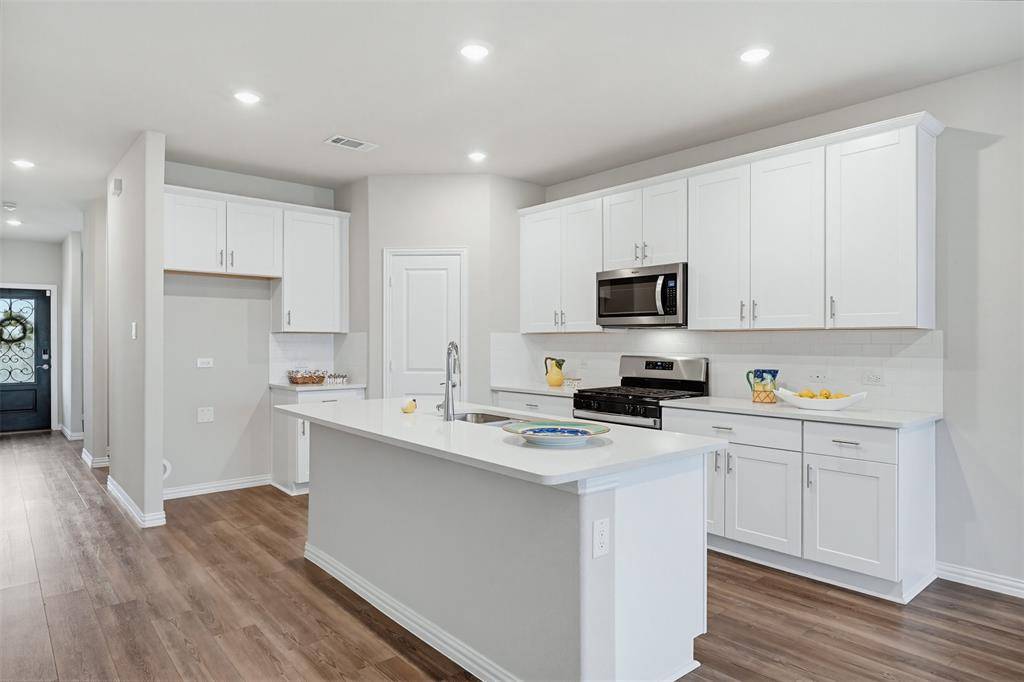 10913 Tamarisk Drive, Fort Worth, TX 76108