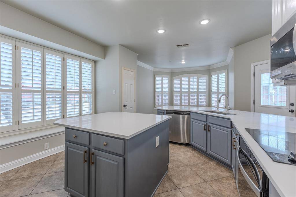 452 Richmond Street, Irving, TX 75063