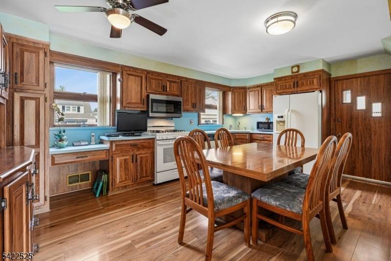 12 Holly St, Clifton City, NJ 07013