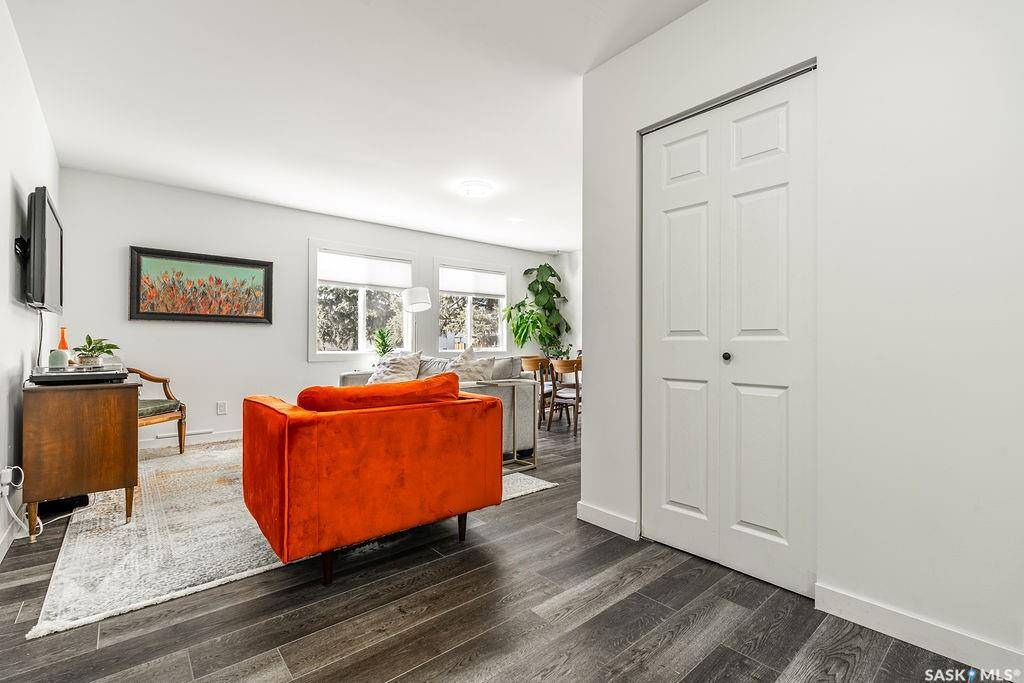 176 Tucker CRESCENT, Saskatoon, SK S7H 3H9