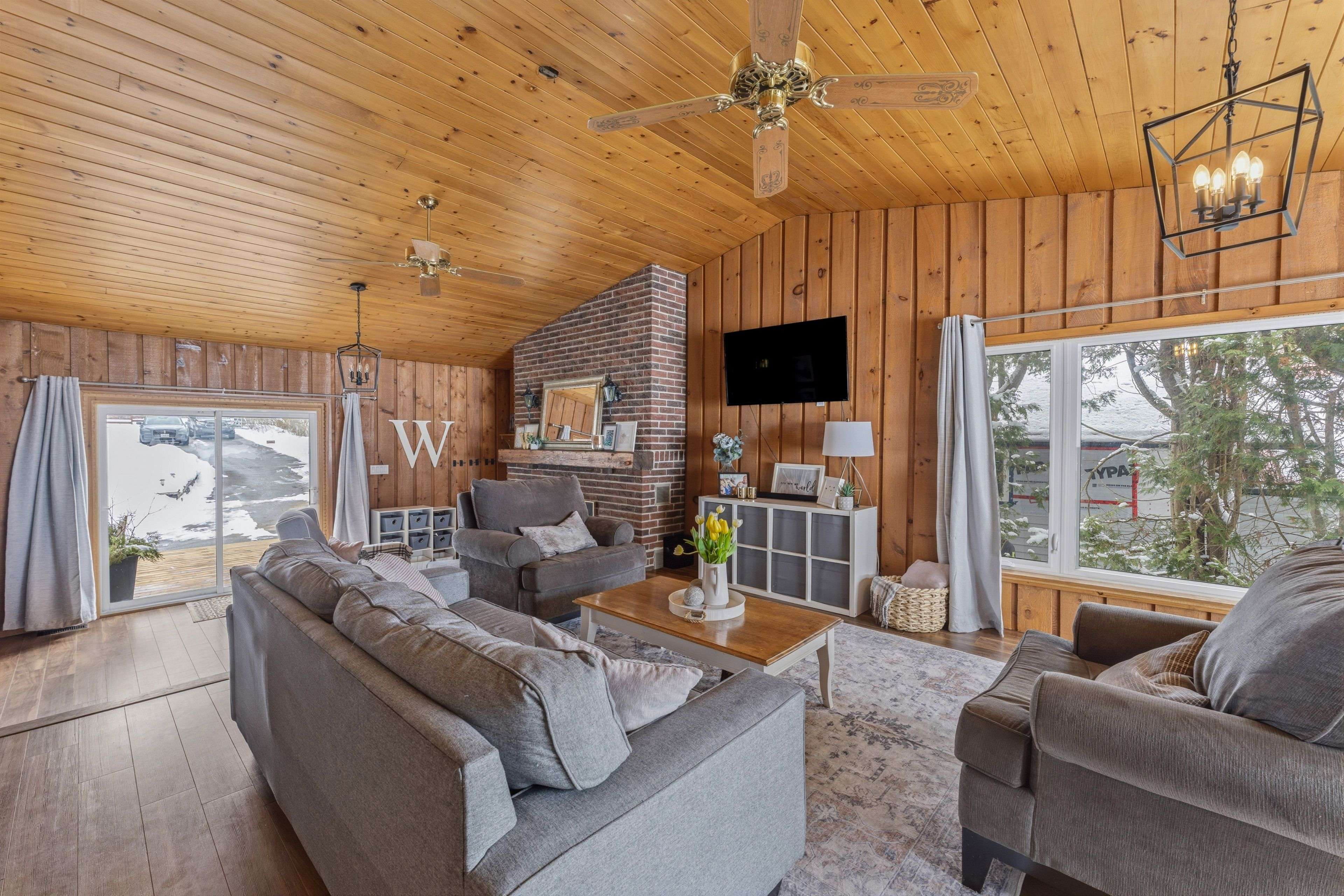 393 Hillside DR, Kawartha Lakes, ON K0M 1C0