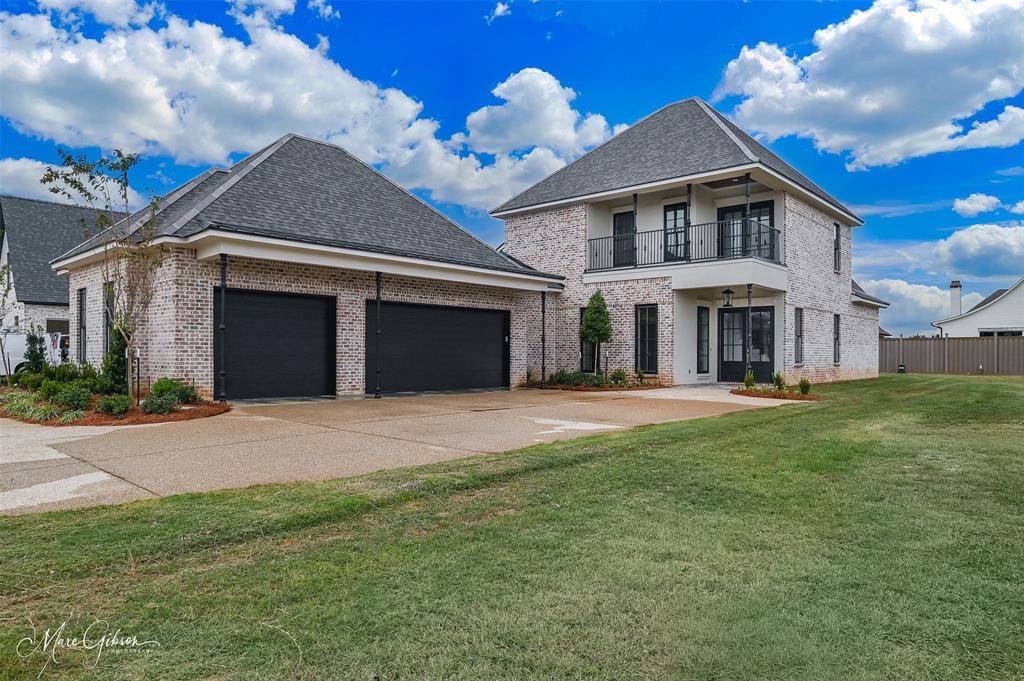305 Nightfall Court, Bossier City, LA 71111