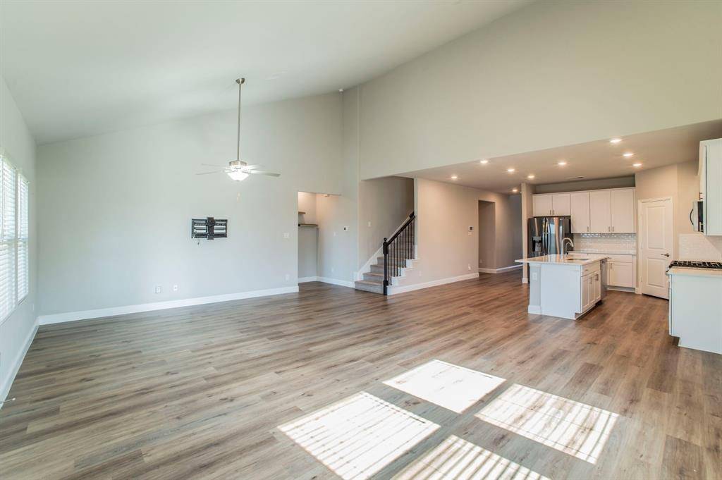 3317 EVENING View, Aubrey, TX 76227