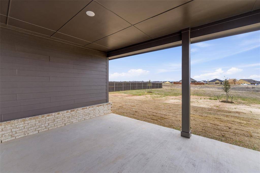 428 Guadeloupe Lane, Springtown, TX 76082