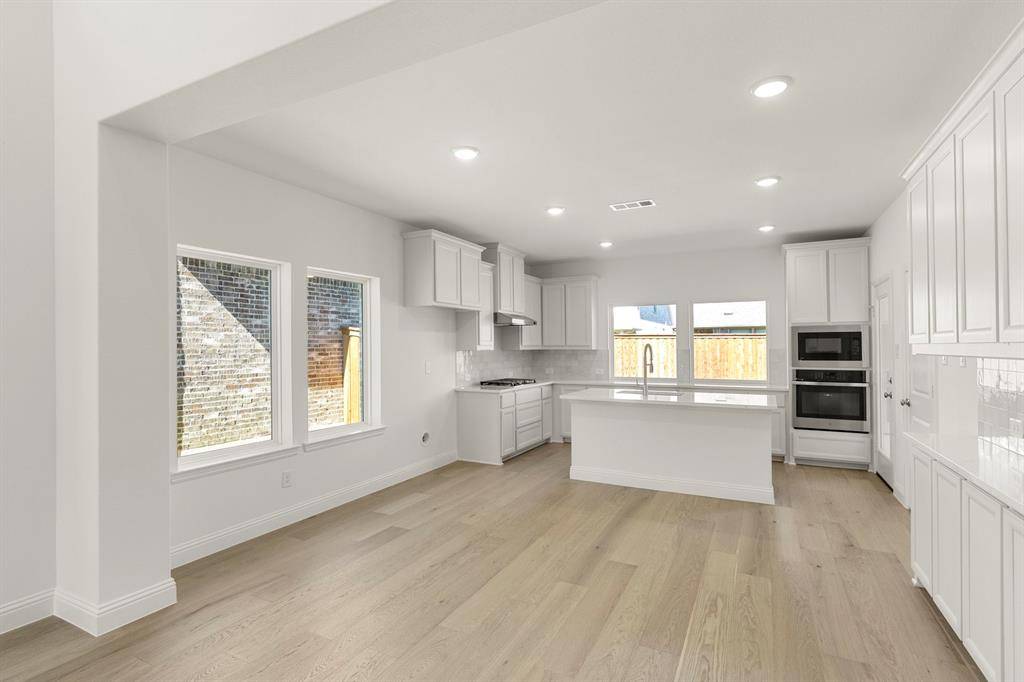 908 Apeldoorn Trail, Little Elm, TX 75068