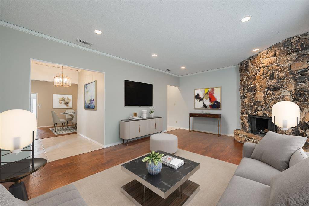 3020 Stonehenge Lane, Carrollton, TX 75006