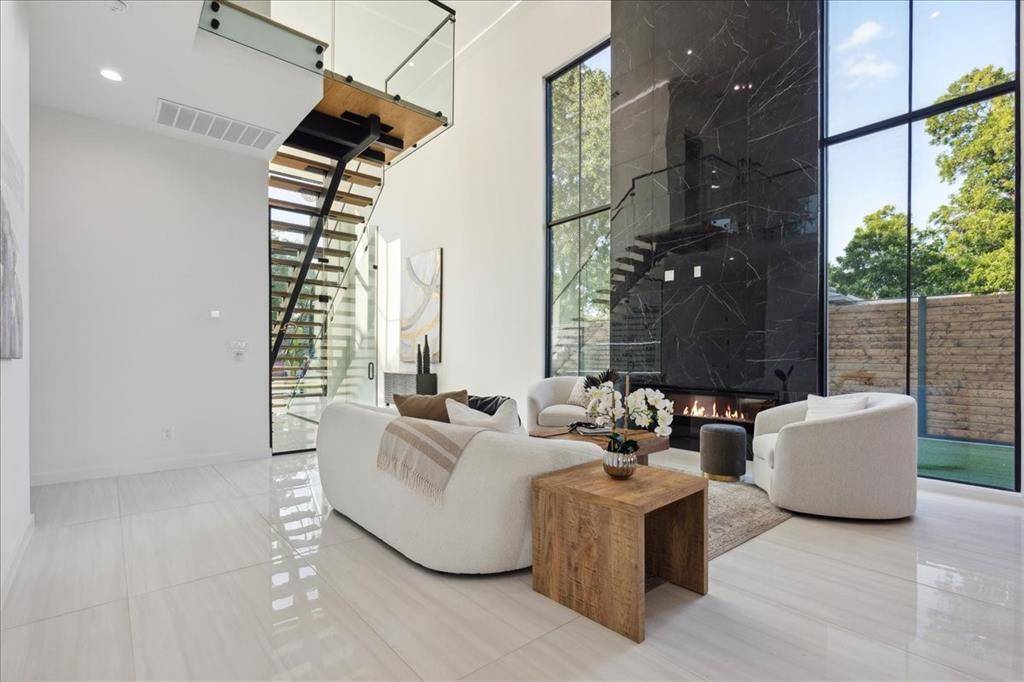 3828 Eaton Drive, Dallas, TX 75220