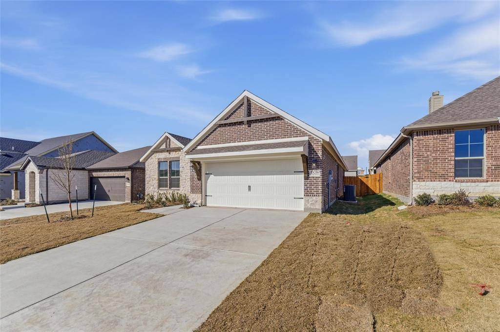 3511 Helena Street, Gainesville, TX 76240