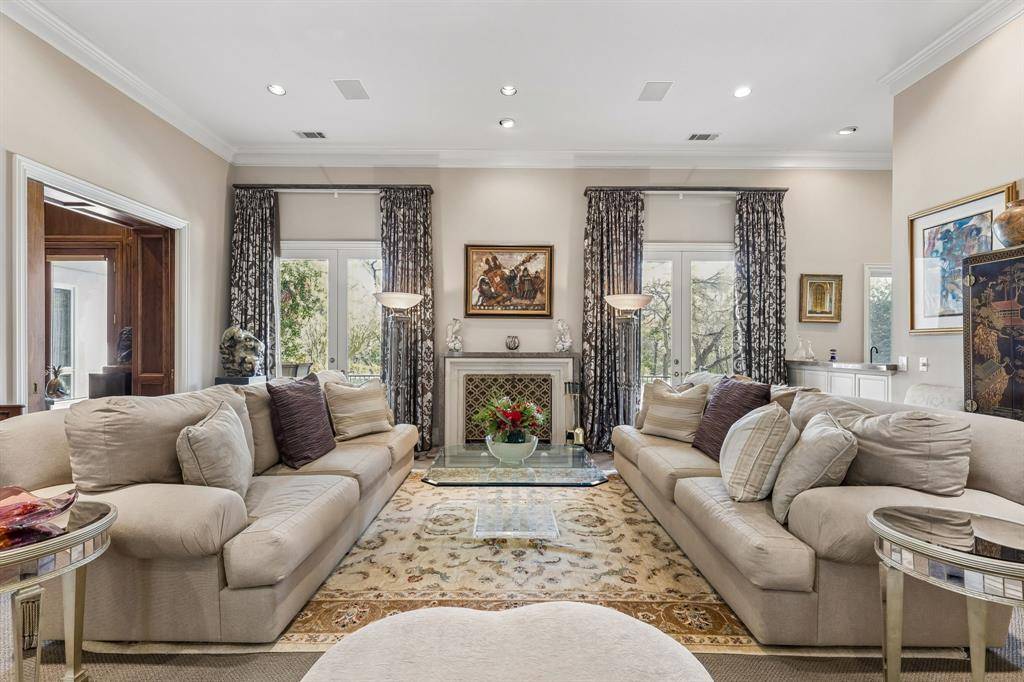 14900 Winnwood Road, Addison, TX 75254