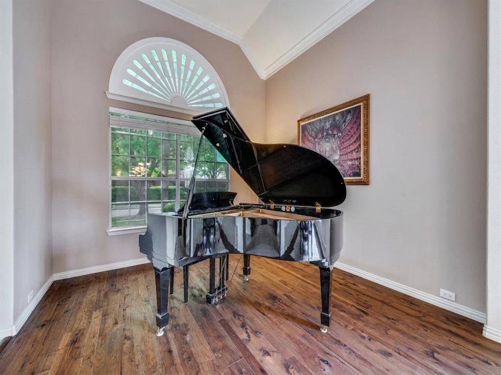 8200 Weiss Avenue, Plano, TX 75025