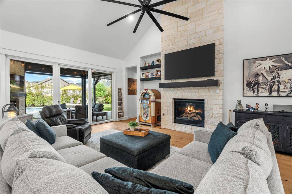 187 Stirling Drive, Argyle, TX 76226