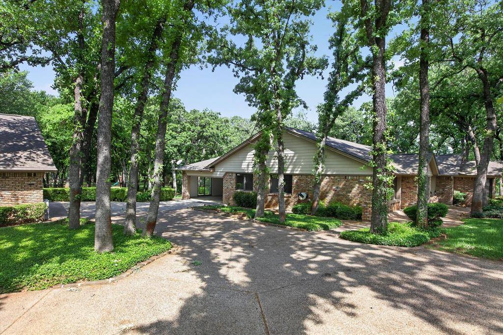 1607 N Main Street, Euless, TX 76039