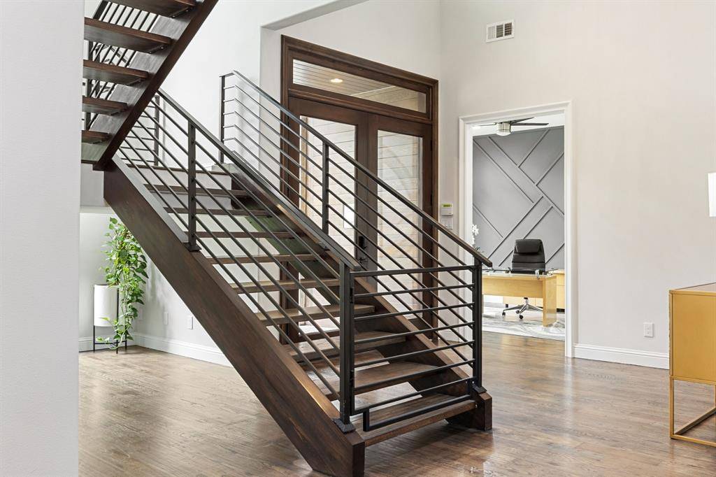 4028 Courtshire Drive, Dallas, TX 75229