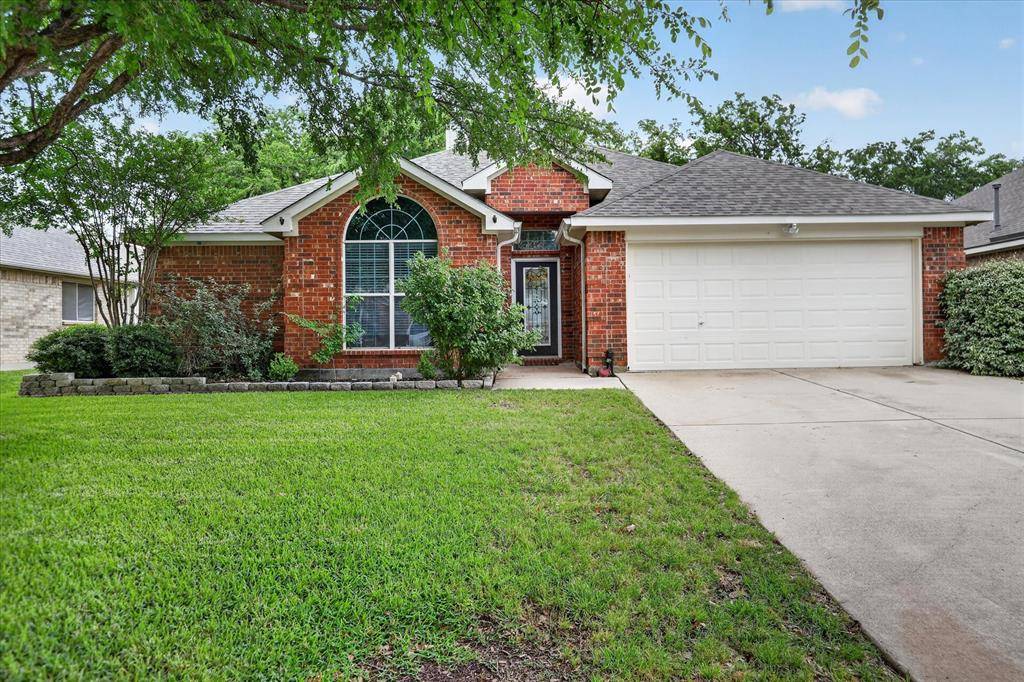 924 Chestnut Lane, Saginaw, TX 76179