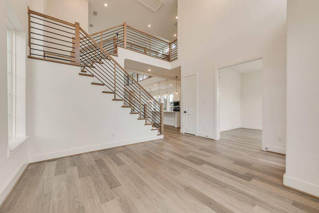 211 Golden Run Drive, Fate, TX 75189