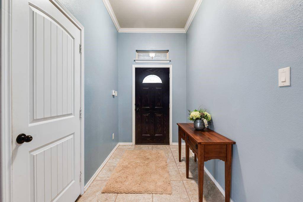 11021 Erinmoor Trail, Fort Worth, TX 76052