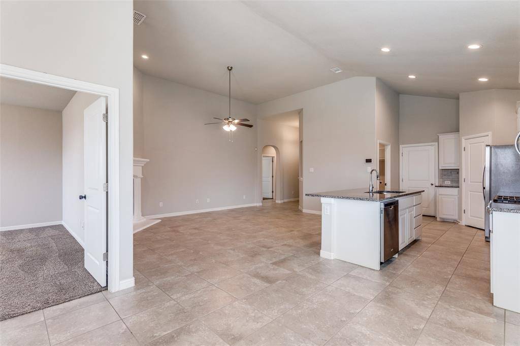 572 Pendennis Drive, Saginaw, TX 76131