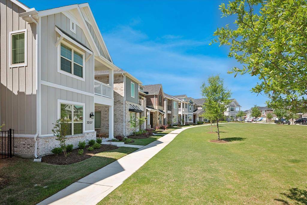 7207 Daytona Mews, Rowlett, TX 75088