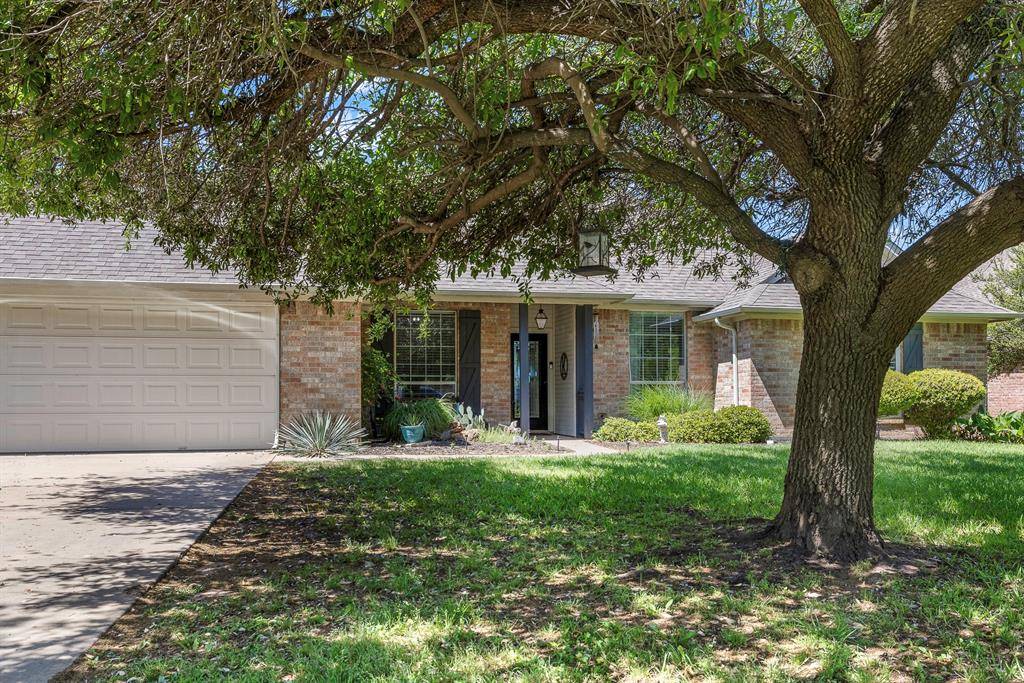218 Granada Calle Street, Granbury, TX 76049