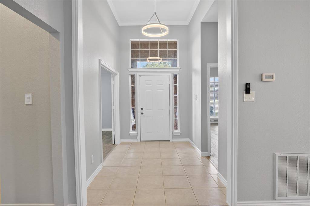 1426 Flamingo Drive, Lewisville, TX 75077