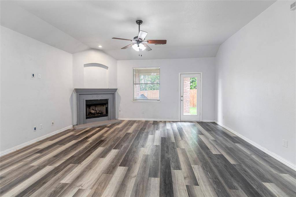 4952 Paddock Drive, Fort Worth, TX 76244