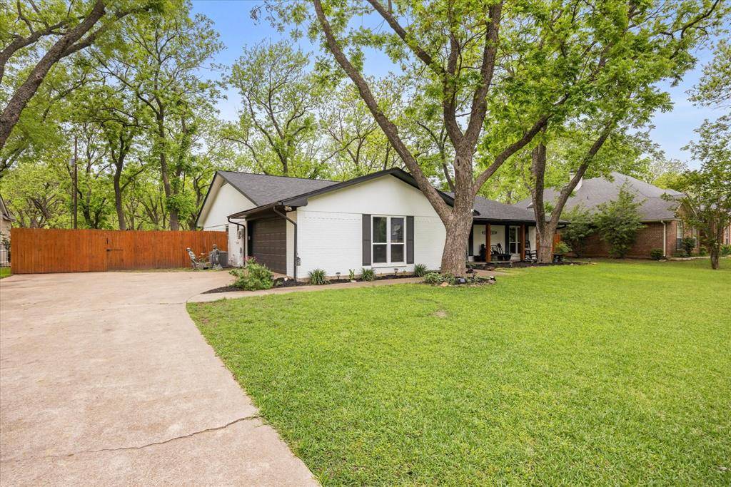 8513 Ravenswood Road, Granbury, TX 76049